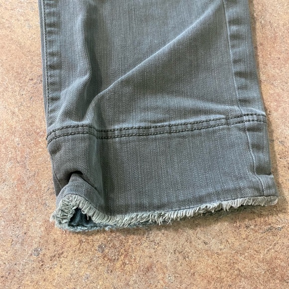 J. Jill Utility Green Authentic Fit Cropped Denim Jeans Size 16 Fringe Bottom - Picture 7 of 7